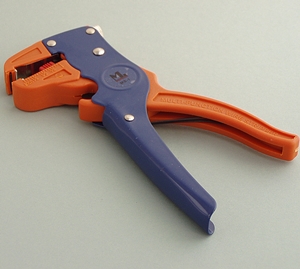 Wire Stripper self adjusting (suits  different wire diameters)  (TS2043)